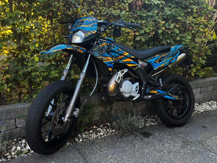 Derbi senda drd xtreme limited edition, Fietsen en Brommers, Brommers | Derbi, Zo goed als nieuw, Maximaal 45 km/u, Ophalen