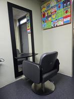 Kapsalon werkplek stoel,spiegel,fohnhouder,voetensteun, Ophalen, Gebruikt, Rechthoekig, 150 tot 200 cm