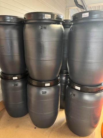 Voertonnen  210L  120L  60L 40L 32L 25L beschikbaar voor biedingen