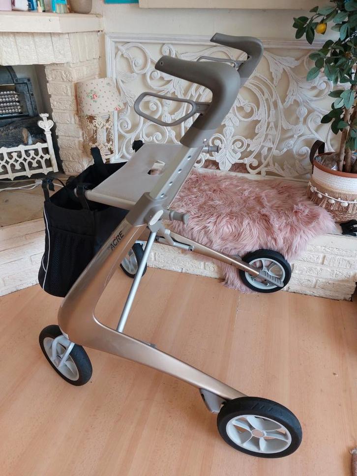 Acre ook in rood carbon ultralight rollator vanaf, Diversen, Rollators, Ophalen of Verzenden