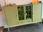 Groene vintage kast met glazen (groen) deuren, Huis en Inrichting, Kasten | Buffetkasten, Ophalen, Gebruikt, 100 tot 150 cm, Met lade(s)