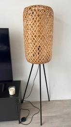 Vloerlamp Rotan Kwantum!, Huis en Inrichting, Lampen | Vloerlampen, Ophalen, Zo goed als nieuw, Metaal, 100 tot 150 cm