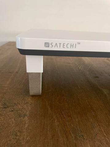 Satechi Smart Monitor Stand beschikbaar voor biedingen