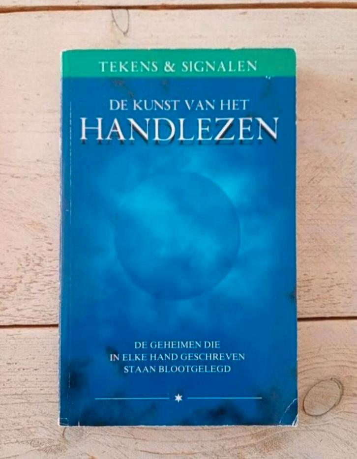 Lori Reid - De kunst van het handlezen, Boeken, Esoterie en Spiritualiteit, Zo goed als nieuw, Achtergrond en Informatie, Ophalen of Verzenden