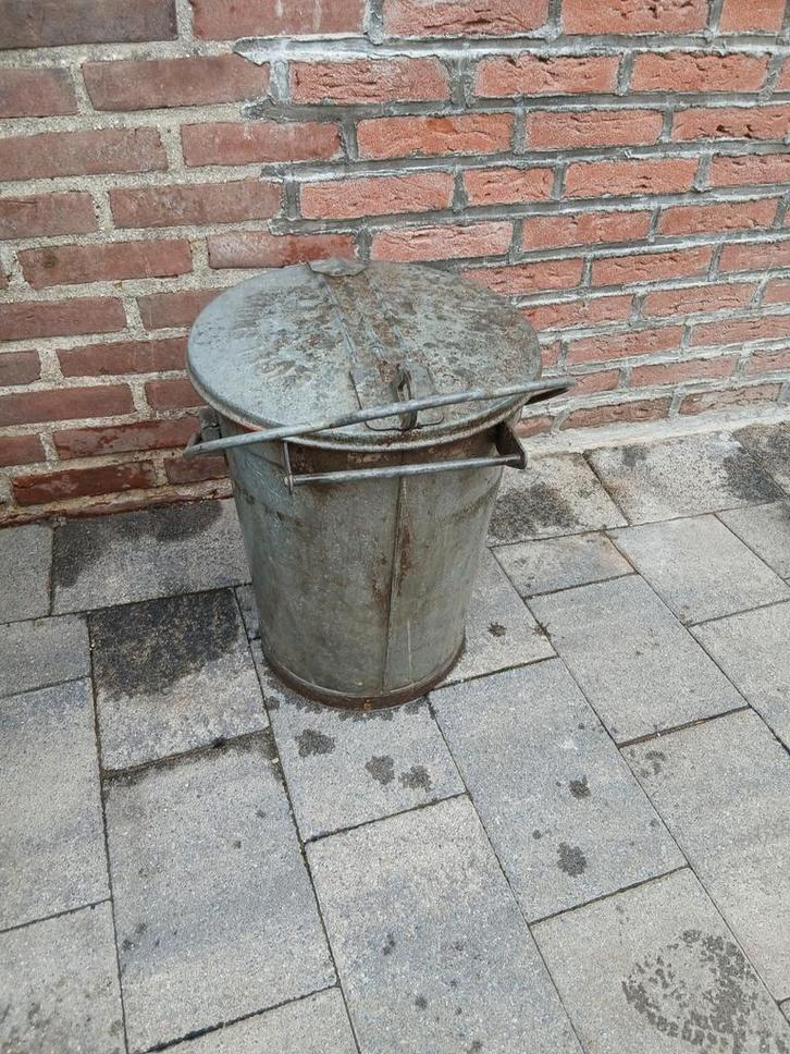 Zinken Vuilnisbak Eygelshoven, Antiek en Kunst, Curiosa en Brocante, Ophalen