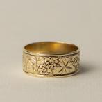 Vintage 9 karaat gouden hand gegraveerde wedding band ring, Verzenden, Zo goed als nieuw, 17 tot 18, Nvt