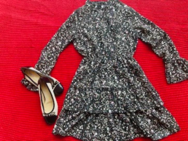 Jurk met bloemen van Italië mt. 152/158, Kinderen en Baby's, Kinderkleding | Maat 152, Zo goed als nieuw, Meisje, Jurk of Rok