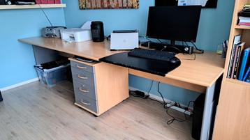 Bureau (degelijk en groot), kleur beuken/grijs beschikbaar voor biedingen