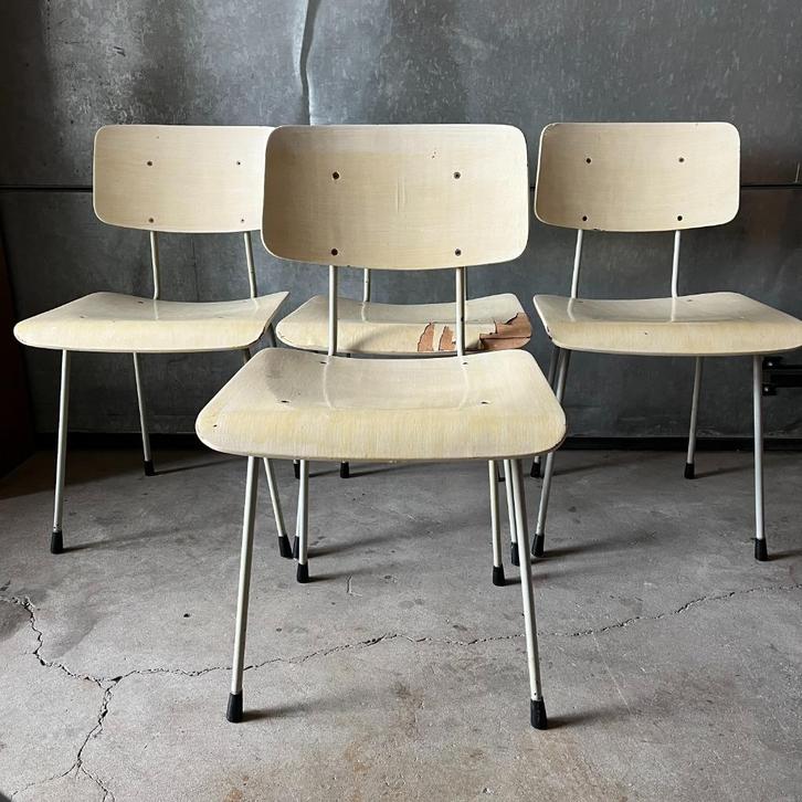 OPRUIMING Vintage Gispen 1262 stoelen door André Cordemeyer, Huis en Inrichting, Stoelen, Gebruikt, Vier, Hout, Kunststof, Metaal