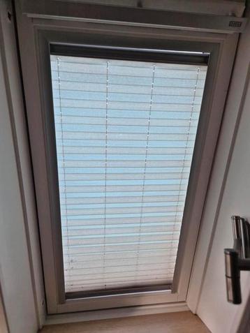 Velux jaloezie GGL 6 lichtgrijs beschikbaar voor biedingen