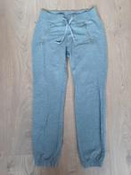 Joggingbroek grijs maat S / 36 merk H&M in zeer goede staat, Kleding | Dames, H&M, Ophalen of Verzenden, Zo goed als nieuw, Maat 36 (S)
