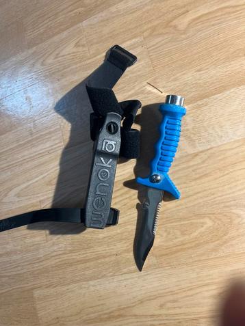 Duikmes Wenok met schede beschikbaar voor biedingen