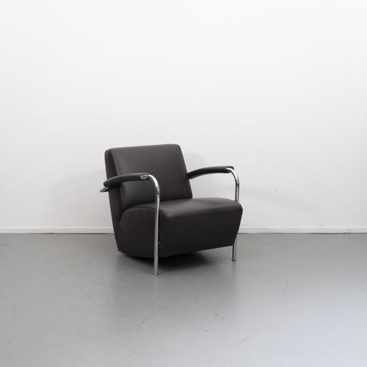 1x Leolux Scylla fauteuil uitgevoerd in donkerbruin leder, Huis en Inrichting, Fauteuils, Zo goed als nieuw, Leer, Ophalen of Verzenden