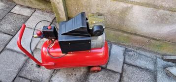 Te koop Compressor 24 liter beschikbaar voor biedingen