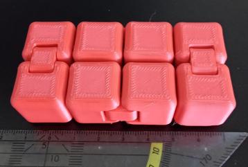 Fidget cube beschikbaar voor biedingen