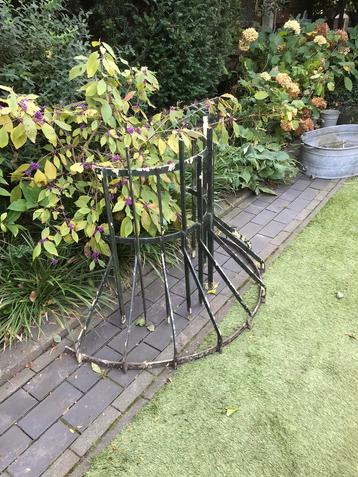 Boom bescherm rek beschikbaar voor biedingen