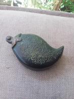 Antieke snuifdoos in de vorm van een blad tikka nepal brons, Antiek en Kunst, Kunst | Niet-Westerse kunst, Ophalen of Verzenden