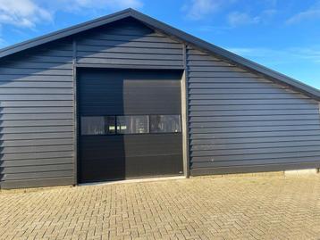 Stalen rabatplank met B-keus sandwichpaneel beschikbaar voor biedingen