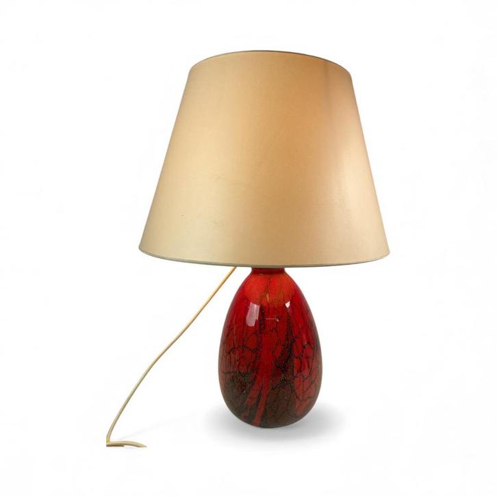 Vintage rode glazen WMF Ikora tafellamp, Carl Wiedman # 9975, Huis en Inrichting, Lampen | Tafellampen, Gebruikt, 50 tot 75 cm