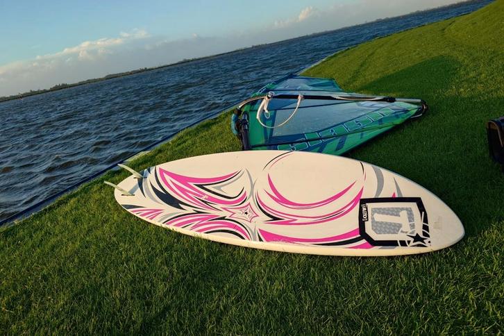 Tabou da Curve 79 twinzer, Watersport en Boten, Windsurfen, Zo goed als nieuw, Plank, Minder dan 250 cm, Met vin(nen), Met draagtas