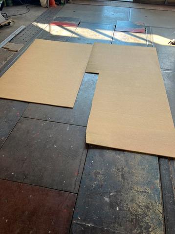 Zachtboard en hardboard beschikbaar voor biedingen