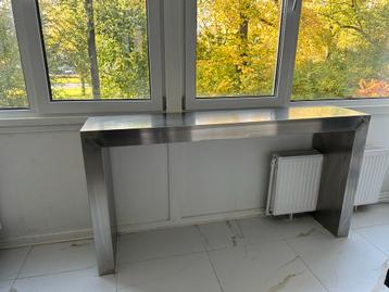 RVS Design Bijzettafel met stopcontact beschikbaar voor biedingen