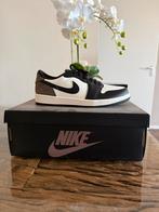 Jordan 1 Retro Low OG Mocha 41, Ophalen of Verzenden, Nieuw