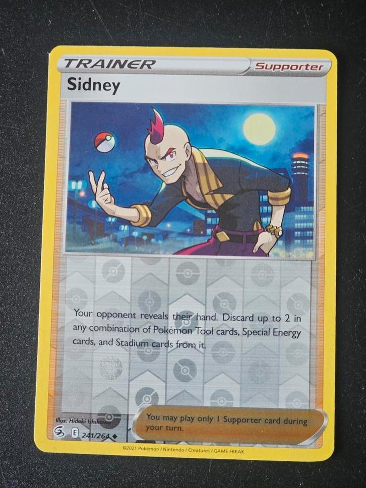 Pokémon kaart - Fusion Strike - Sidney 241/264 reverse, Hobby en Vrije tijd, Verzamelkaartspellen | Pokémon, Nieuw, Losse kaart