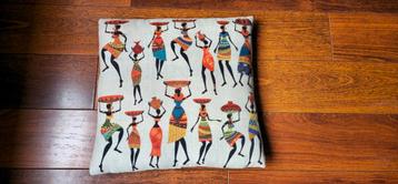 Afrikaanse Kussenhoes 45x45 - Danseressen beschikbaar voor biedingen