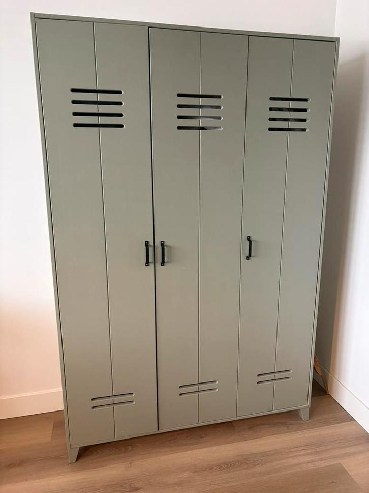 VT wonen lockerkast legergroen, Huis en Inrichting, Kasten | Lockerkasten, Zo goed als nieuw, Ophalen