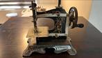 Antieke miniatuur naaimachine, Antiek en Kunst, Ophalen of Verzenden