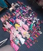 Zeer veel barbiepoppen met accessoires, Kinderen en Baby's, Speelgoed | Poppen, Ophalen of Verzenden, Zo goed als nieuw, Barbie