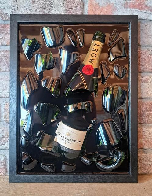 Moët Chandon fles verwerkt in een lijst met Epoxy, Antiek en Kunst, Kunst | Schilderijen | Modern, Ophalen of Verzenden
