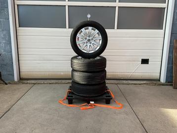 Origineel. Mercedes - Citan.  Zomerset.  205 - 60 - 16. beschikbaar voor biedingen