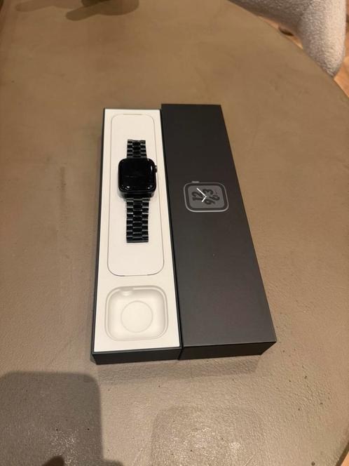 Apple Watch Series 4 – Space Black Stainless Steel (44mm), Sieraden, Tassen en Uiterlijk, Smartwatches, Gebruikt, iOS, Zwart, GPS