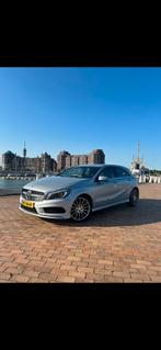 Mercedes-Benz A-Klasse A180 1.6 Blue Efficiency 2016 Grijs, Auto's, Mercedes-Benz, Voorwielaandrijving, Zwart, 4 cilinders, Leder en Stof