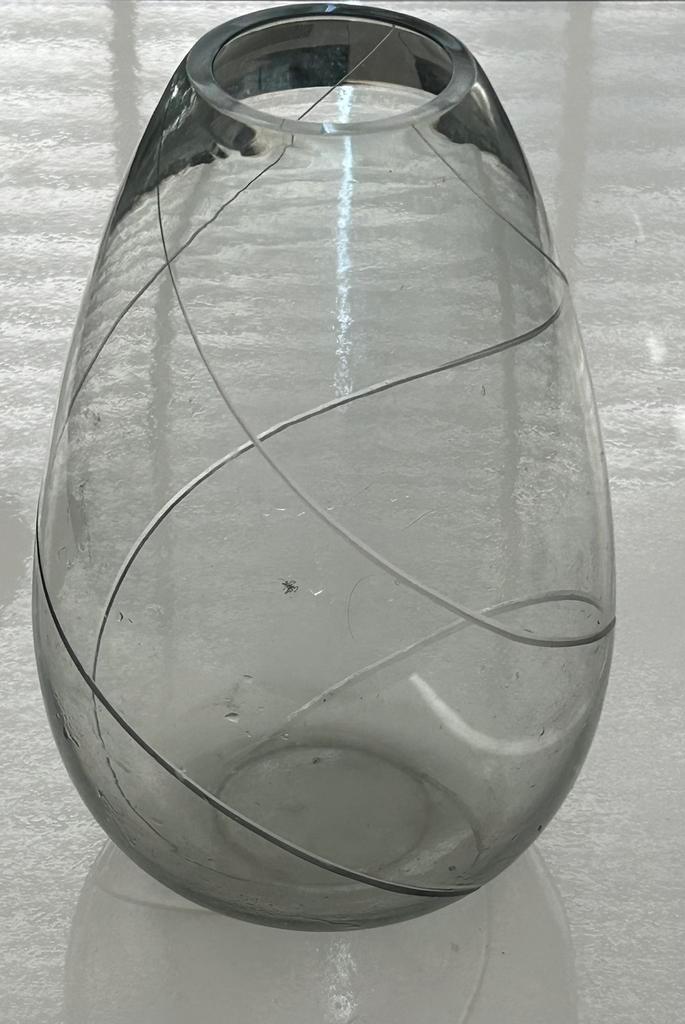 Copier Leerdam Vintage Glazen Vaas met een mooie swirl erin, Antiek en Kunst, Antiek | Vazen, Ophalen of Verzenden