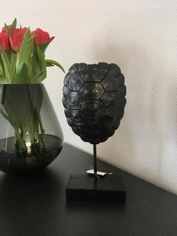 Light & Living Ornament Turtle zwart op voet Nieuw!