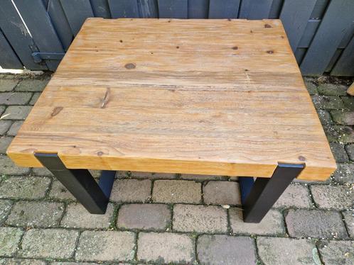 Zware industriele teakhouten salontafel - bijzettafel, Huis en Inrichting, Tafels | Salontafels, Zo goed als nieuw, Minder dan 50 cm