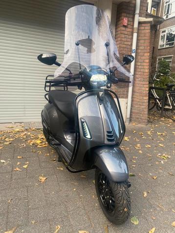 Vespa Sprint 2021 iget e5 SNOR custom full options begrenzer beschikbaar voor biedingen