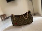 Gucci tasje small shoulder bag, Ophalen of Verzenden, Zo goed als nieuw, Zwart, Schoudertasje