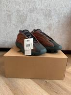 Yeezy copper fade maat 45, Kleding | Heren, Schoenen, Bruin, Nieuw, Ophalen of Verzenden, Sneakers of Gympen