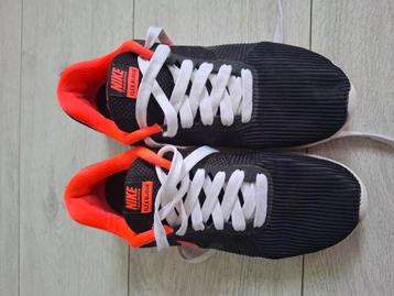 Nike sportschoenen maat 38 beschikbaar voor biedingen