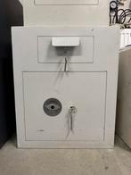Zware afstortkluis betere kwaliteit 2 sets sleutels kluis, Huis en Inrichting, Brandblussers en Brandkasten, Ophalen, Zo goed als nieuw