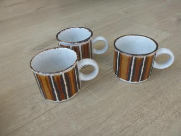 losse koppen midwinter stonehenge earth. beschikbaar voor biedingen