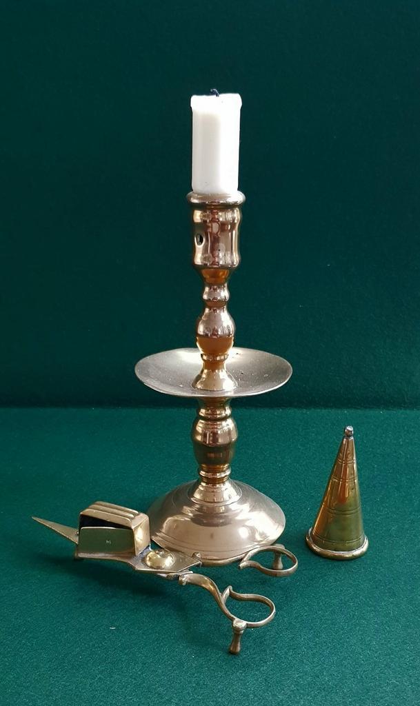 Messing Heemskerk kraagkandelaar, 17e eeuw., Antiek en Kunst, Antiek | Koper en Brons, Koper, Ophalen of Verzenden