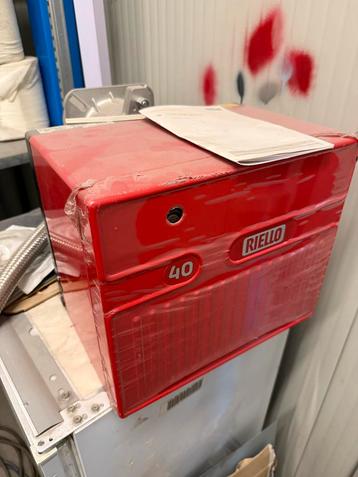 Brander Riello 40 op gas voor verwarming spuitcabine beschikbaar voor biedingen