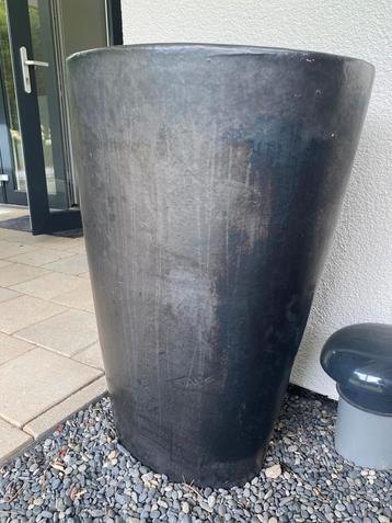 Handgemaakt aardewerken design bloempot voor binnen beschikbaar voor biedingen
