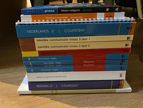 Studieboeken directiesecretaresse NTI, Boeken, Studieboeken en Cursussen, Zo goed als nieuw, MBO, Beta, Ophalen
