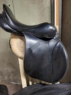 Daaleman veelzijdigheidszadel 17.5 inch, Ophalen, Gebruikt